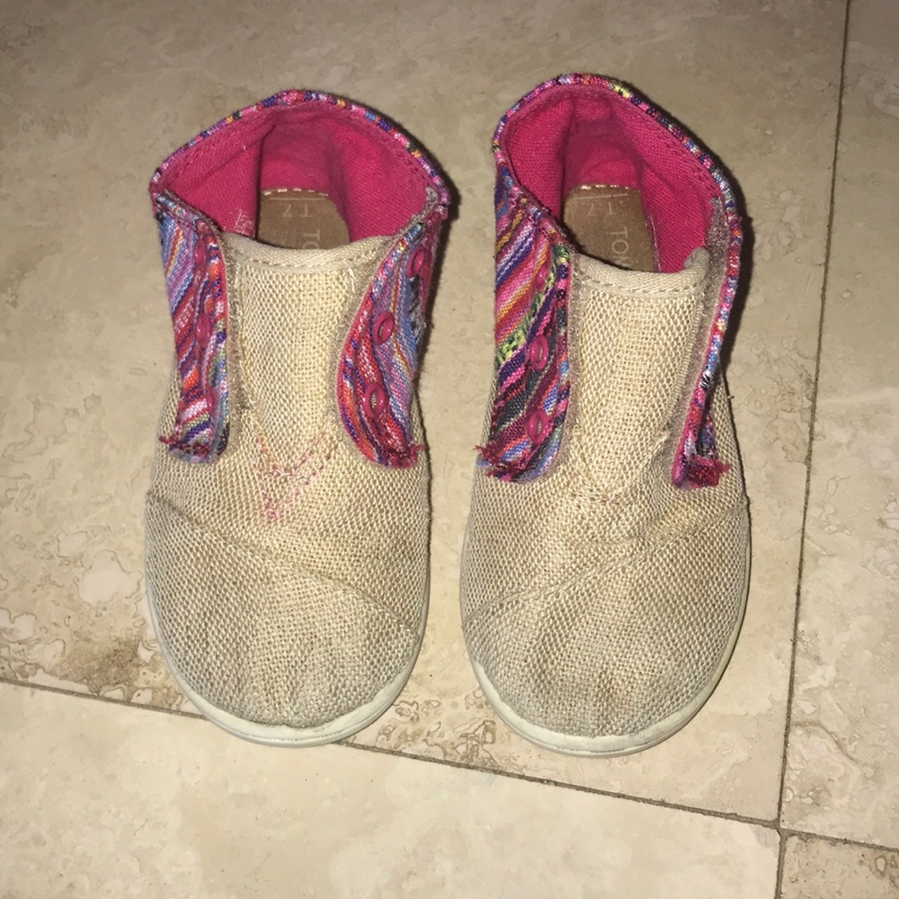 Toms girl shoes size 7